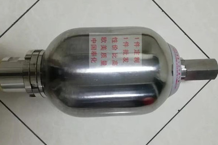 用什么方法來檢查不銹鋼囊式蓄能器膨脹壓力？